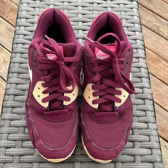 2014 Nike Air Max Essential women sz 8.5 Villain Red/white/champagne 616730 600 - Picture 5 of 11